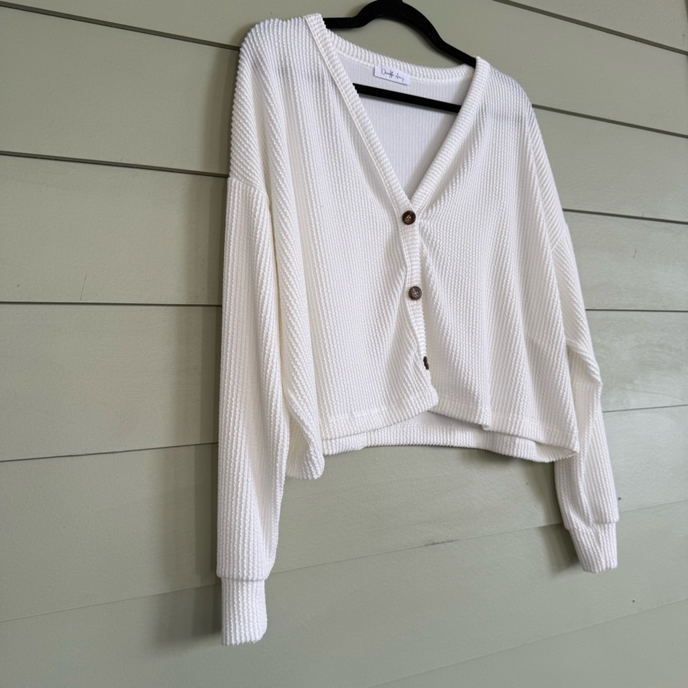 White textured Button-Up Cardigan - Picture 2 of 5